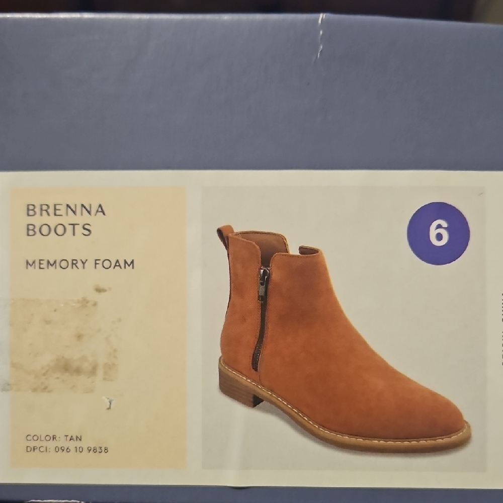 Universal Thread Tan Ankle Boots